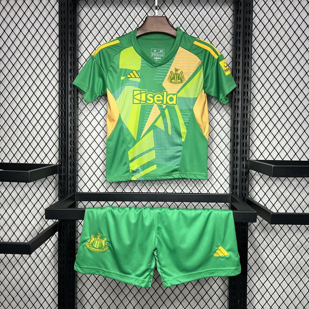 Newcastle United 2024/25 Goalkeeper Kids Kit